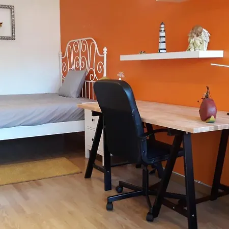 Room Lisbon Homestay *