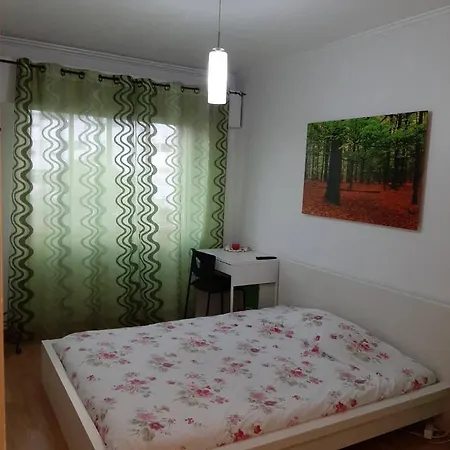 Room Lisbon *